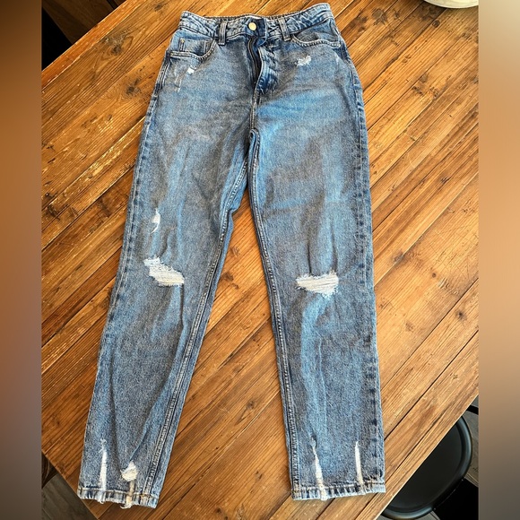 Zara ripped mom fit jeans - Picture 2 of 4
